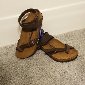 Yara Birkenstocks Sz 7/37